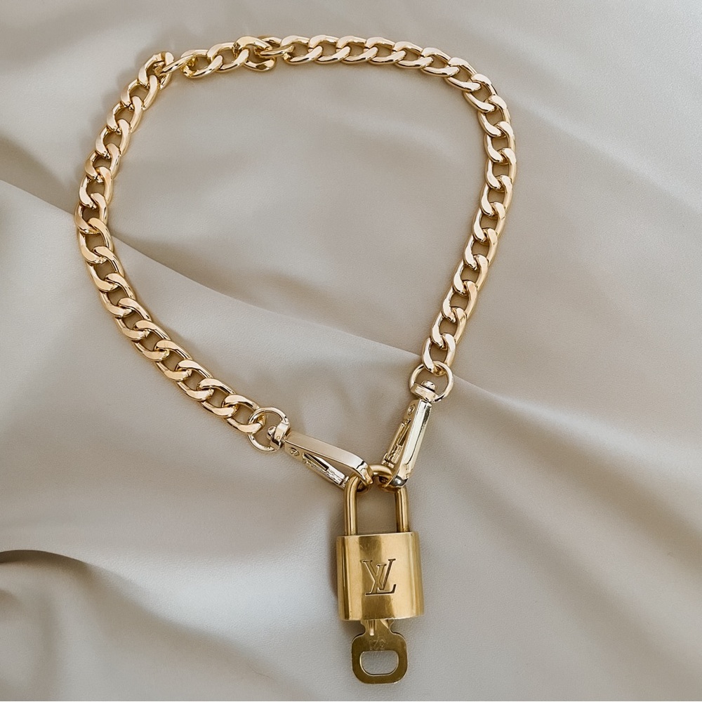 Louis Vuitton Gold Padlock Necklace with Key - Picture 4 of 6